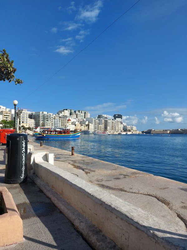 veduta di sliema dal lungomare